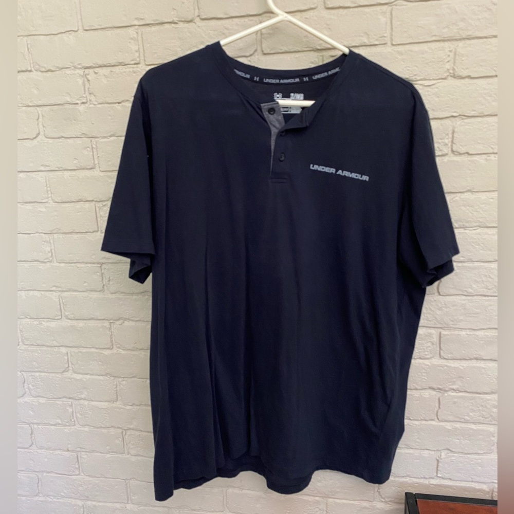 Rare Men’s Under Armour Short Sleeve Henley Black XL